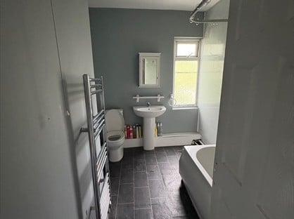 2 Bed Semi-Detached House, Huddersfield Road, WF15