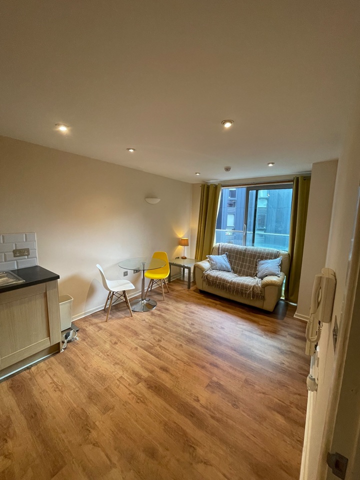 1 Bed Flat, Broughton House, S1