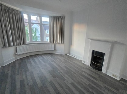 Room in a Shared House, Egerton Gardens, NW4