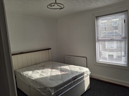 3 bed room for rent in Room in a Shared House, Victoria Road, ME4