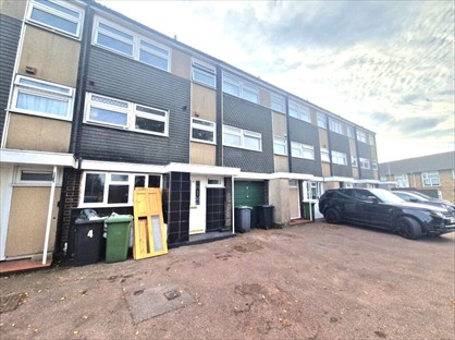 4 Bed Terraced House, Axe Close, LU3