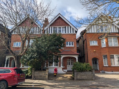 2 Bed Flat, Riggindale Road, SW16