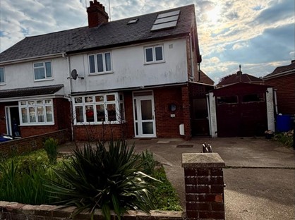 4 Bed Semi-Detached House, London Road, PE2
