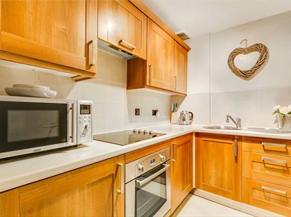 2 Bed Flat, Nevern Place, SW5