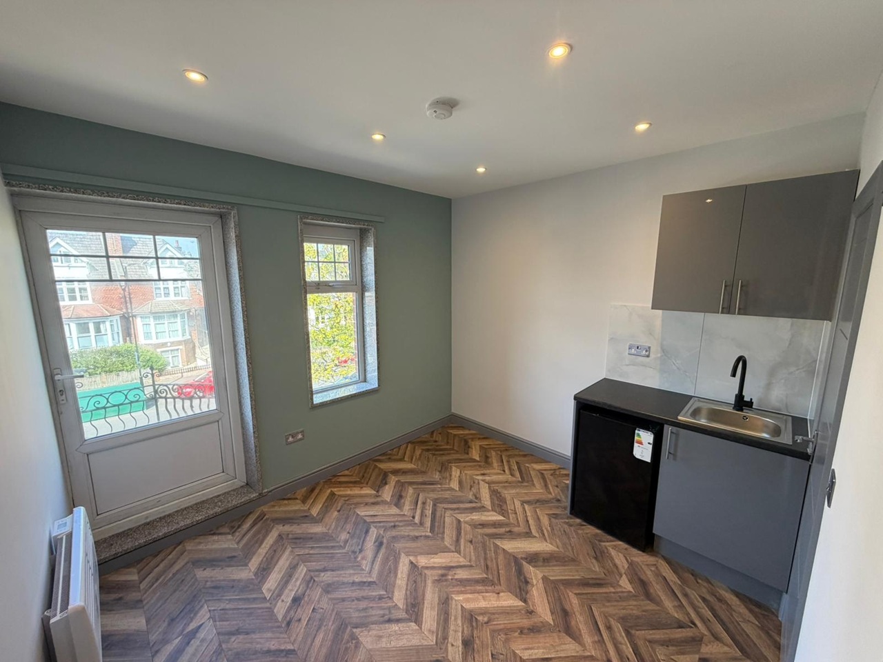 norwood-lambeth-studio-flat-palace-road-sw2-to-rent-now-for