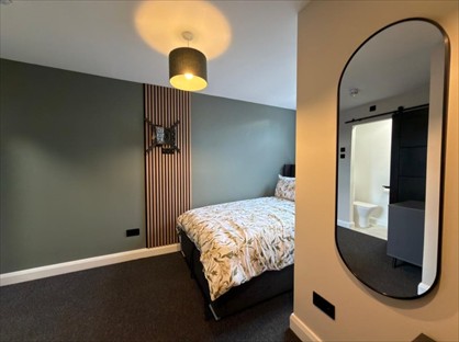 Room in a Shared House, Norman St, M35