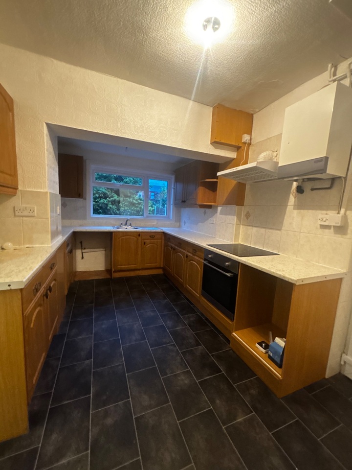 3 Bed Semi-Detached House, Larch Avenue, WN5 – photo 7