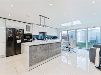 3 Bed End Terrace, Primrose Lane, CB24