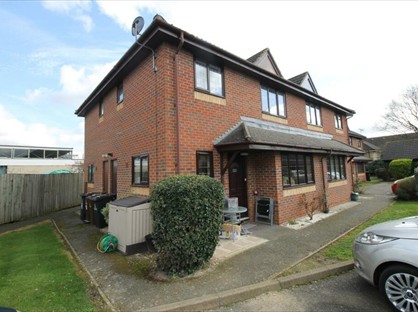 2 Bed Terraced House, Holliwell Close, CO3