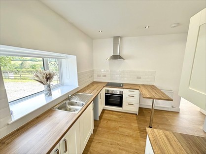 3 Bed Detached House, Hendy, SA4