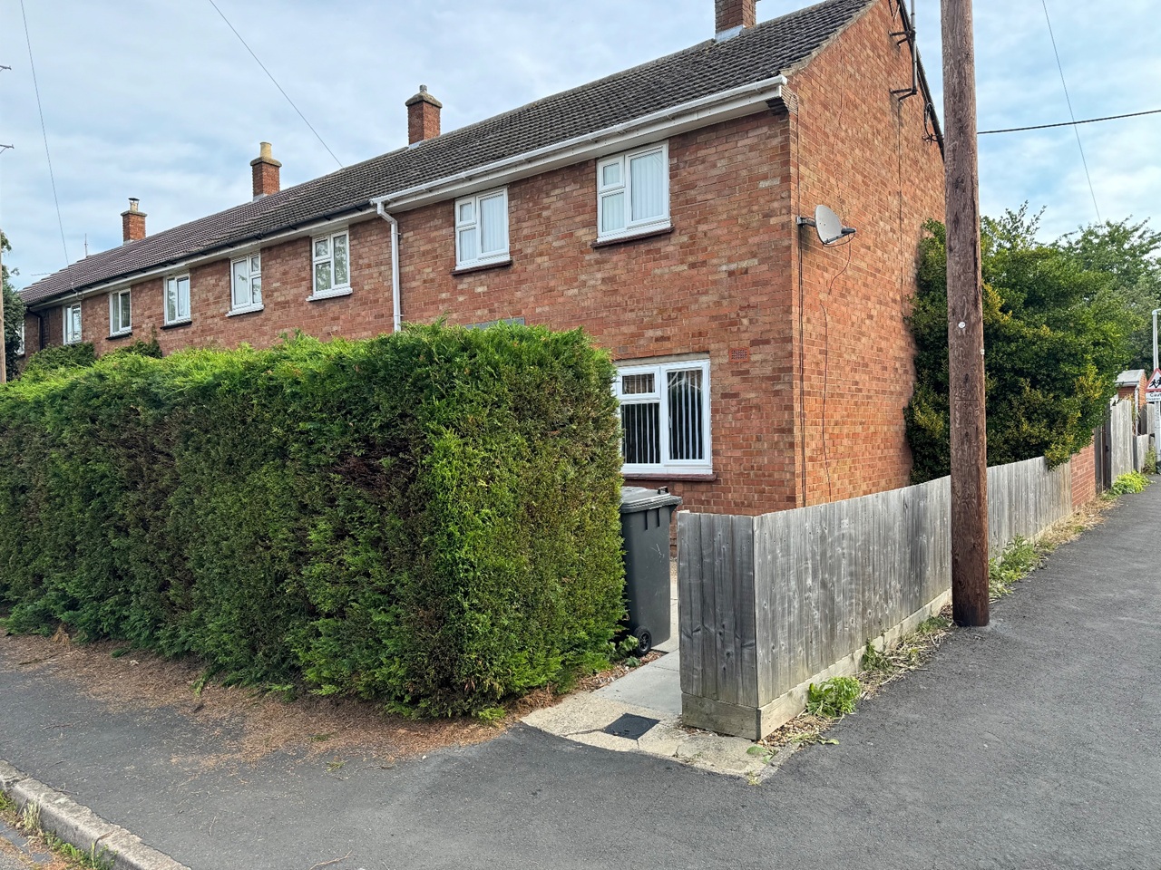 3 Bed Semi-Detached House, Beales Way, CB4