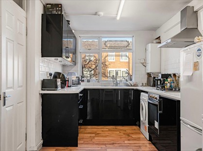 4 Bed Maisonette, Yatesbury Court, E5