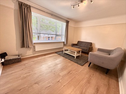 2 Bed Flat, Granville Road, SW18