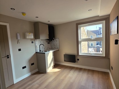 Studio Flat, Cromer Road, WD24