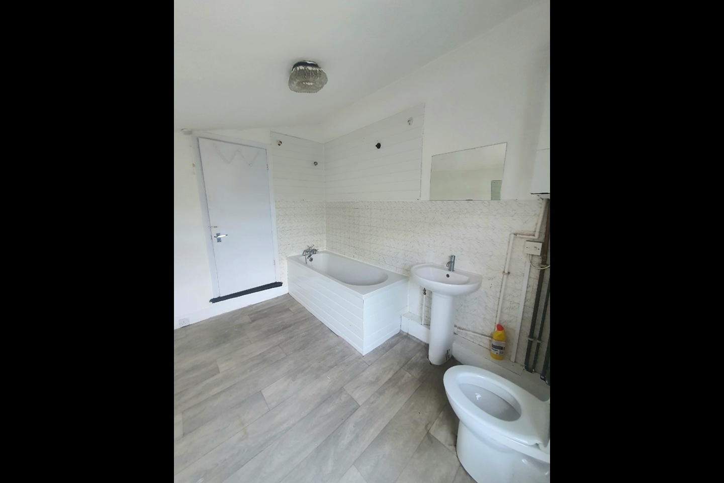 london-3-bed-end-terrace-edinburgh-road-n18-to-rent-now-for
