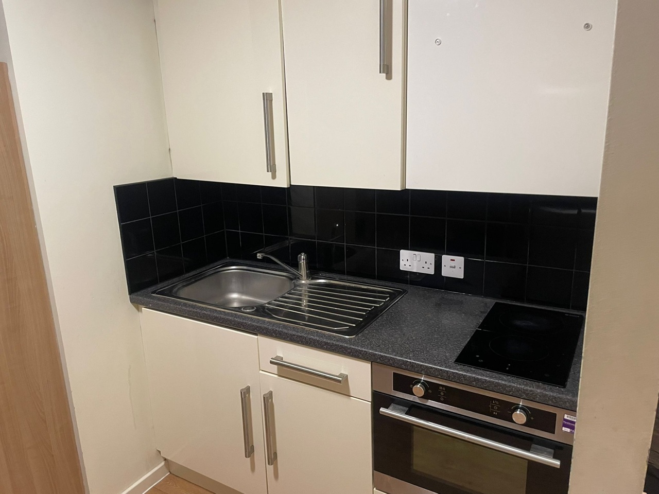 Additional image 2 of Studio Flat, Pocock St, SE1, N1 7GU