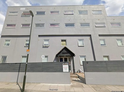 Studio Flat, Burlington Road, KT3
