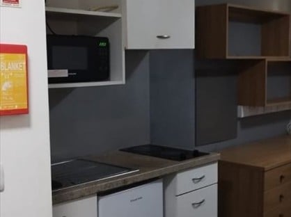 Studio Flat, College House, B8