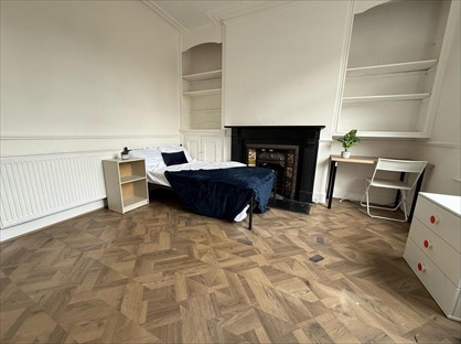 Room in a Shared House, Ellesmere St, M35