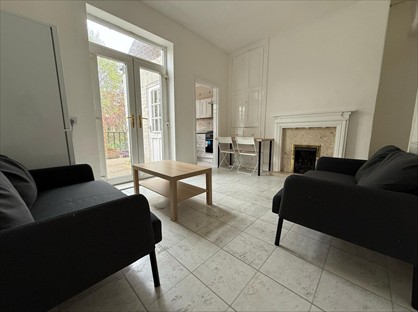 Room in a Shared House, Ellesmere St, M35