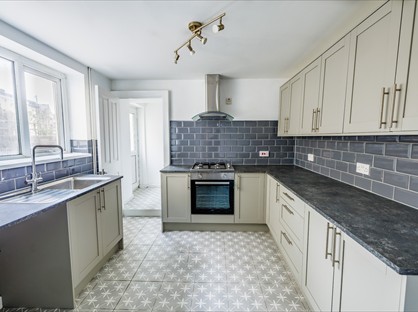 3 Bed Terraced House, Barry Road, CF63