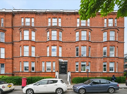 Studio Flat, Sinclair Mansions, W12