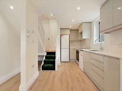 1 Bed Flat, House, N11