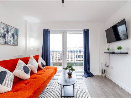 2 Bed Penthouse, Wave Court, RM7