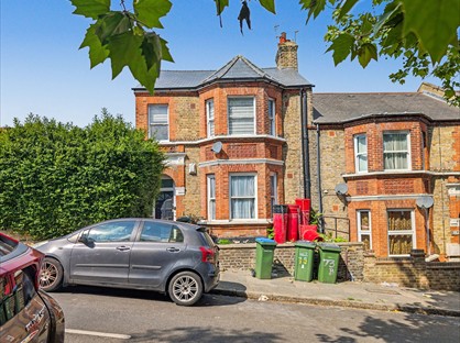 2 Bed Flat, Vernham Road, SE18