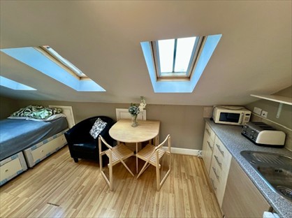 Room in a Shared House, Lena Gardens, W6