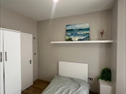 Room in a Shared House, Gilroy Road, L6