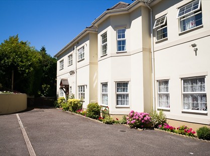 3 Bed Flat, Queens Road, BH2