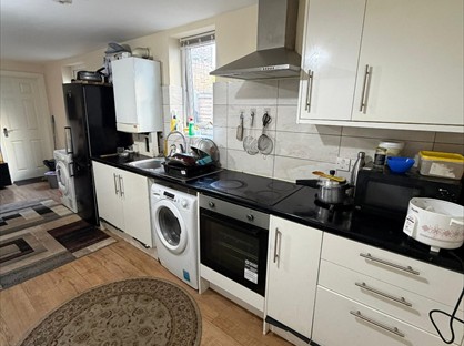 3 Bed Flat, Kings Close, WD18