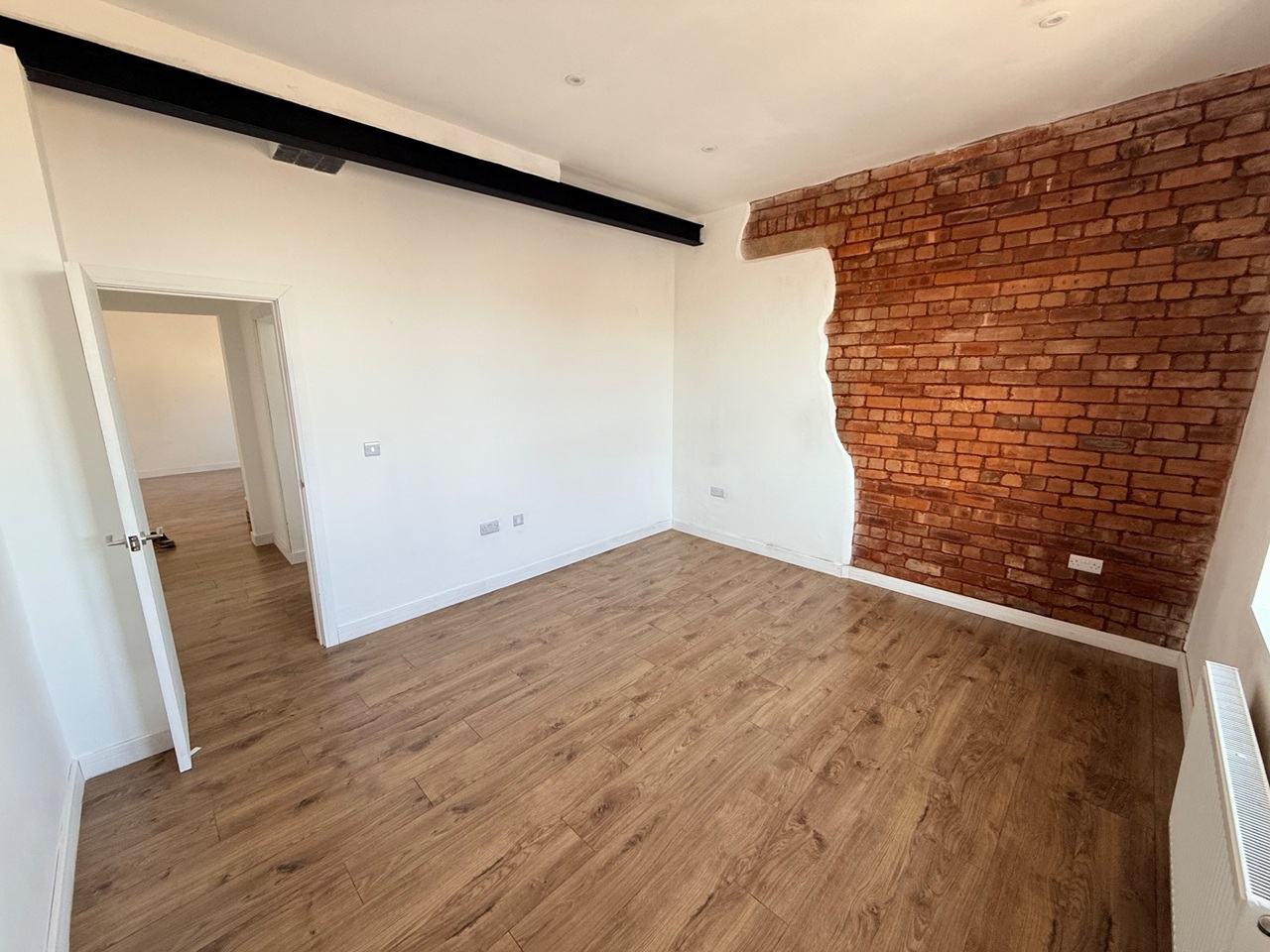 1 Bed Flat, Lydgate Lane, S10 photo 2