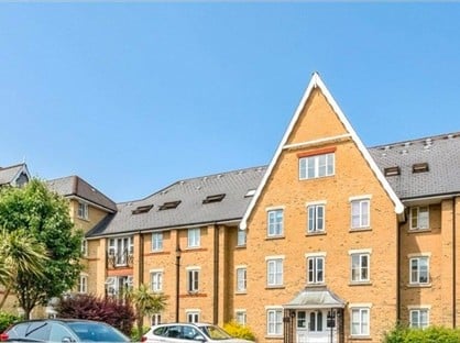 2 Bed Flat, Gater Drive, EN2