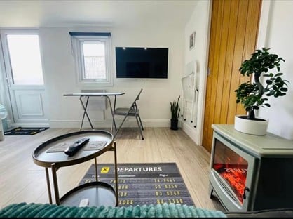 1 Bed Maisonette, Northumberland Crescent, TW14