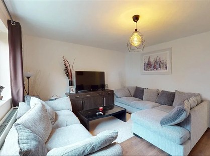 2 Bed Maisonette, Hursthead Walk, M13