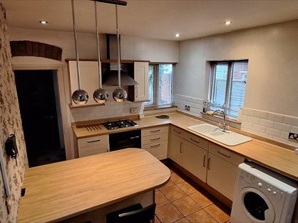 3 Bed Semi-Detached House, Broad Street, B61