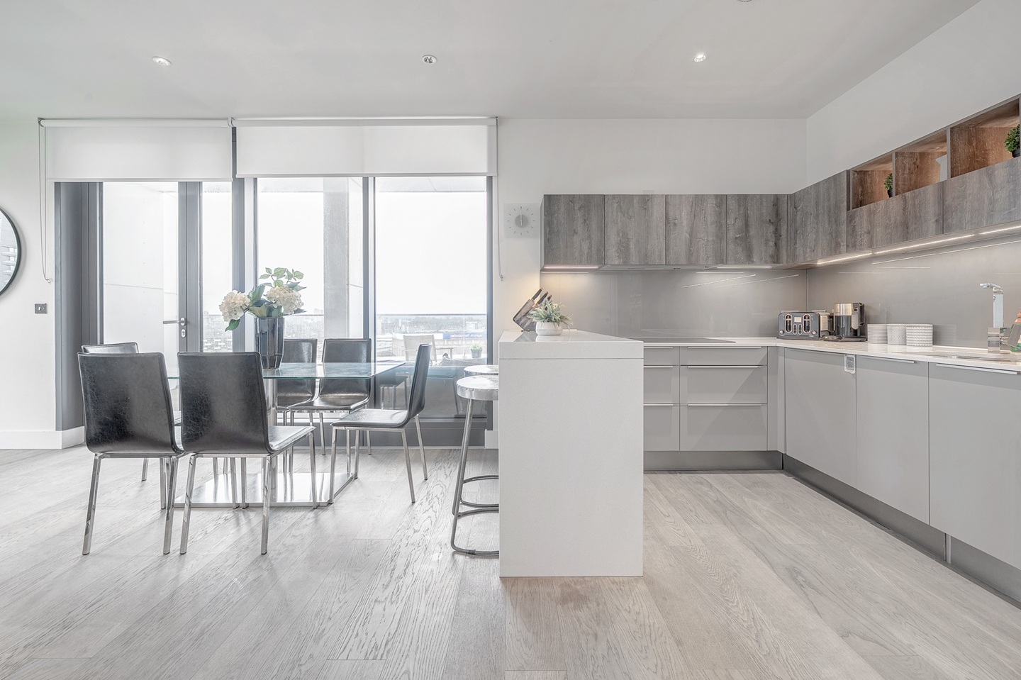 3 Bed Flat, Foundry House, SW8 photo 2