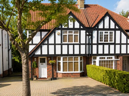 4 Bed Semi-Detached House, Farm Road, HA8