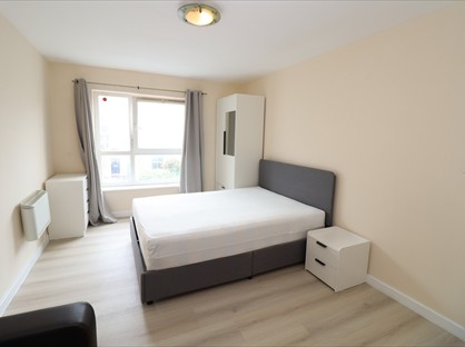 Room in a Shared Flat, Windmill House, E14
