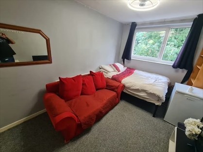 Room in a Shared House, Observatory Walk, RH1