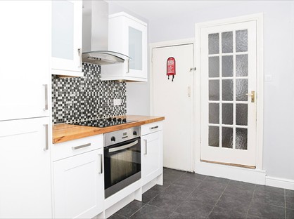3 Bed Terraced House, Caledon Road, E6