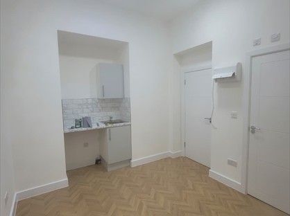 Studio Flat, Camberwell Church St, SE5
