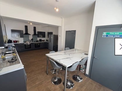 Room in a Shared House, Dodsworth Street, S64