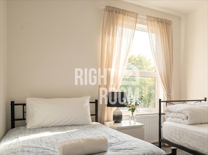 4 Bed Semi-Detached House, Albany Road, SO15