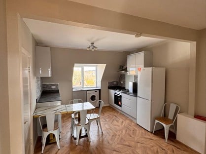 2 Bed Flat, Deansbrook Road, HA8