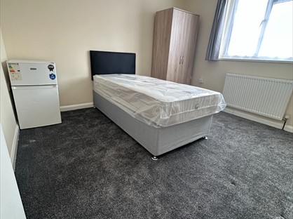 Room in a Shared House, North Road, UB1
