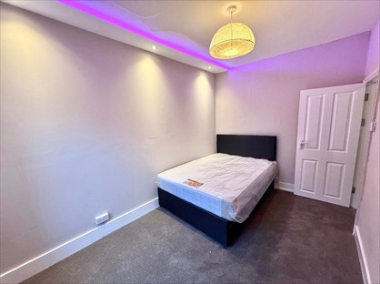 4 Bed Semi-Detached House, Boult St, RG1