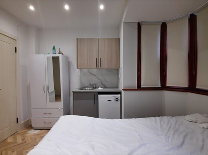 Studio Flat, Church Road, HA6